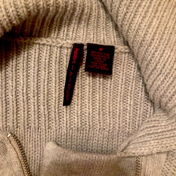 Heart-N-Crush Grey Women’s Sweater Size Medium - Picture 3 of 6